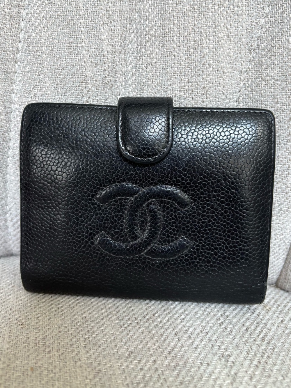 CHANEL CC Black Caviar Leather Bifold Wallet